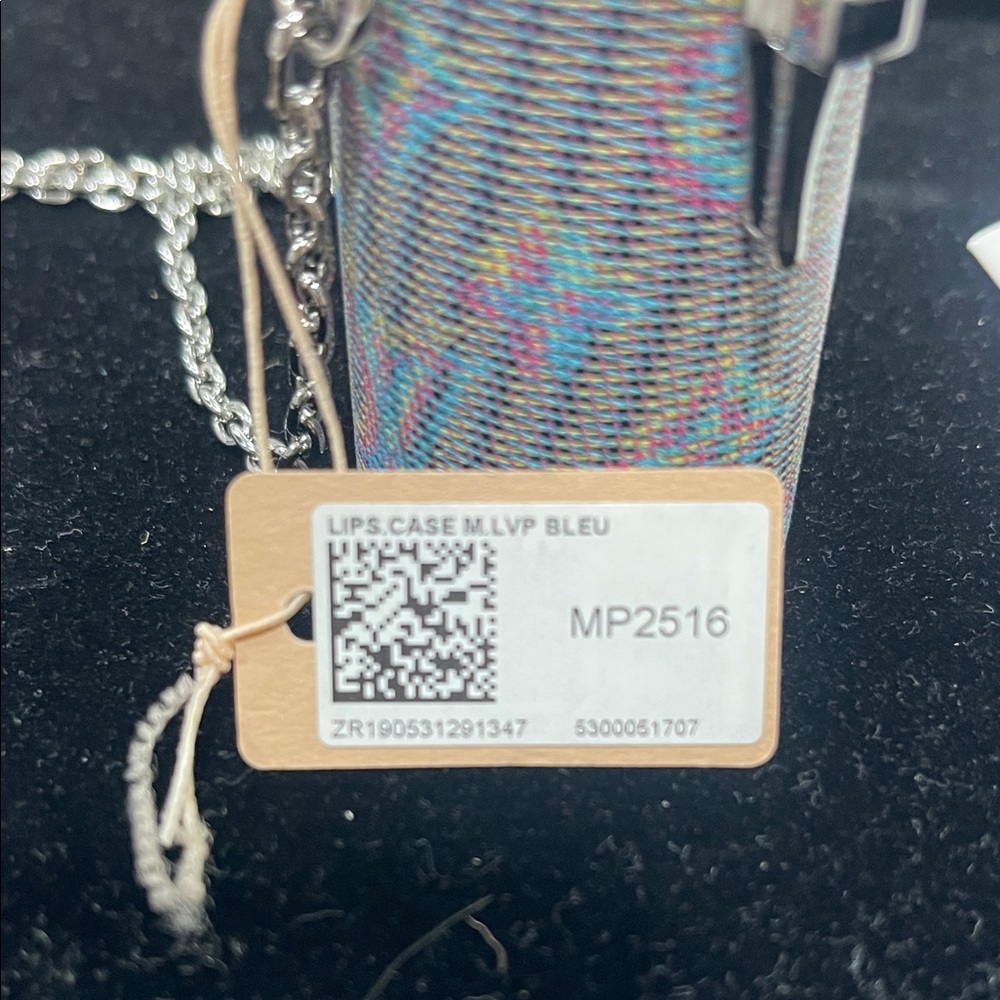 NEW LOUIS VUITTON Limited
Edition Monogram Pop Lipstick Case on Chain - Picture 8 of 9